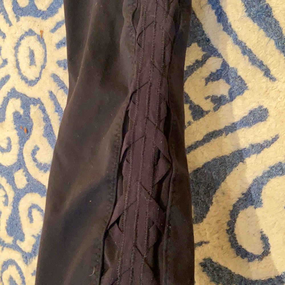 Black Lululemon leggings. Size 8 - Picture 2 of 4